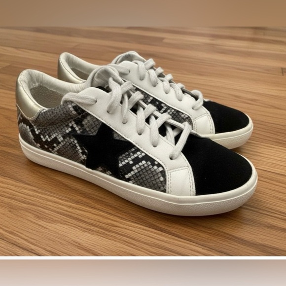 Vintage Havana Shoes - Vintage Havana Sonny Snake Skin Low Top Gold Black White Sneakers Size 6.5M